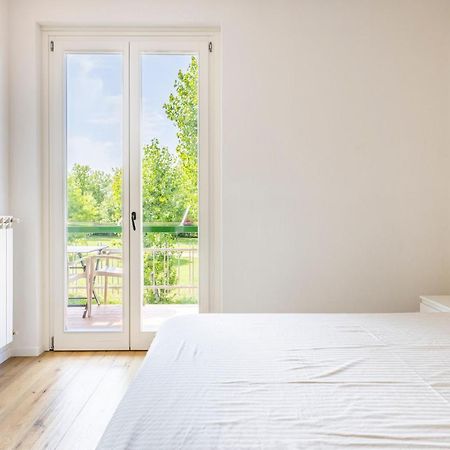 Trendy Aparment With Garage Right By The Lake Sirmione Exterior photo