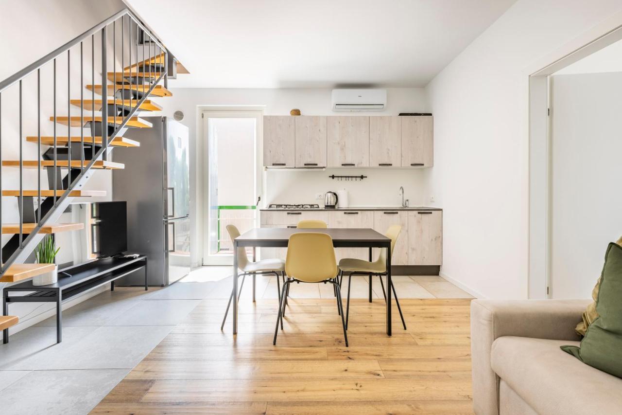 Trendy Aparment With Garage Right By The Lake Sirmione Exterior photo